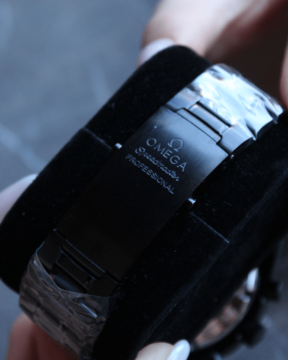 OMEGA SPEEDMASTER DARK SIDE OF THE MOON