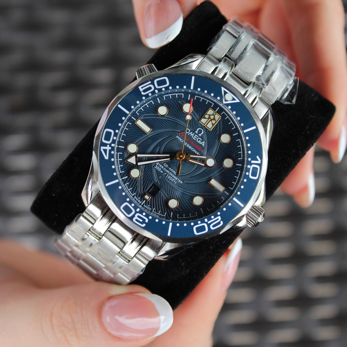 O-MEGA SEAMASTER 007