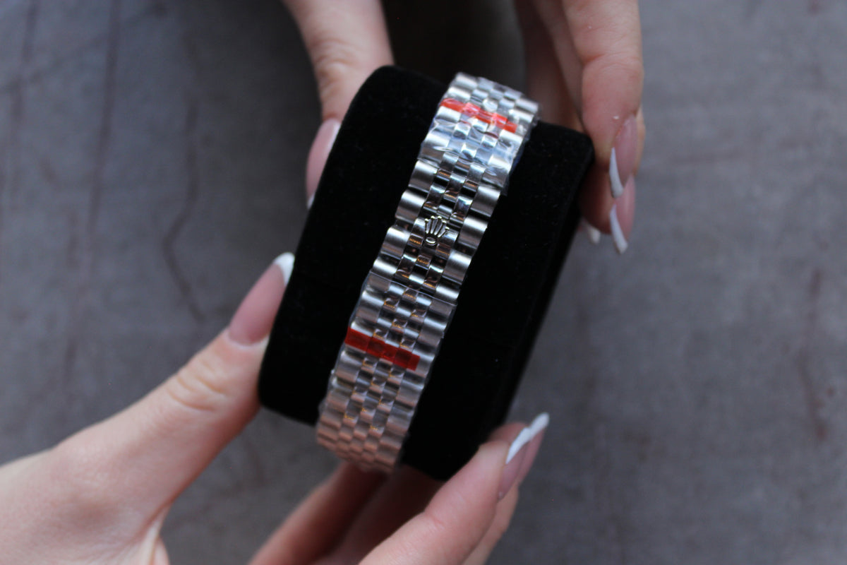 R-OLEX DAY JUST BLACK