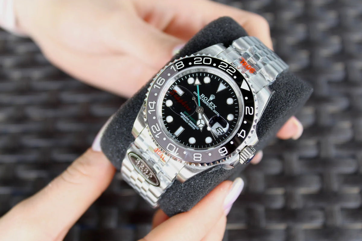 R-OLEX GMT BRUCE WAYNE