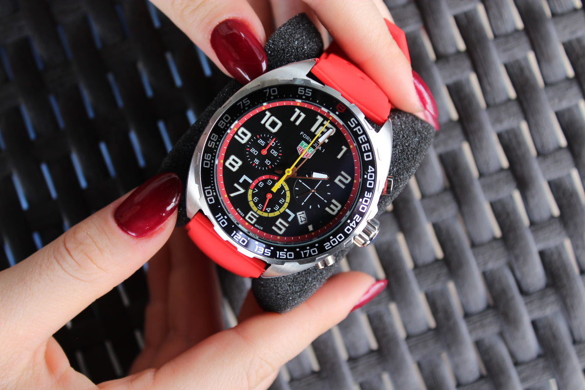 T-AG HEUER F1 RED B-ULL